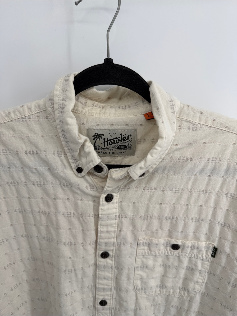 Howler Bros. 100% cotton textured short sleeve button up shirt sz L